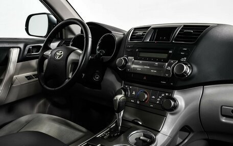 Toyota Highlander III, 2010 год, 1 449 000 рублей, 9 фотография