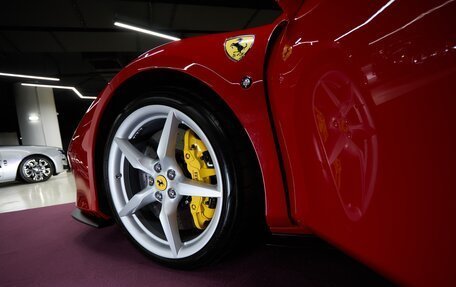 Ferrari F8, 2021 год, 39 000 000 рублей, 13 фотография