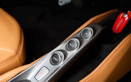Ferrari F8, 2021 год, 39 000 000 рублей, 37 фотография