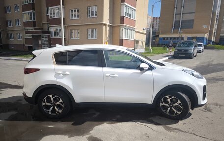 KIA Sportage IV рестайлинг, 2020 год, 2 300 000 рублей, 8 фотография