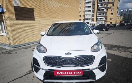 KIA Sportage IV рестайлинг, 2020 год, 2 300 000 рублей, 5 фотография