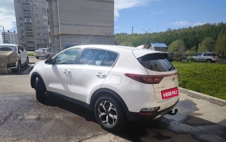 KIA Sportage IV рестайлинг, 2020 год, 2 300 000 рублей, 2 фотография