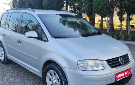 Volkswagen Touran III, 2006 год, 750 000 рублей, 2 фотография
