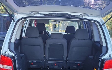 Volkswagen Touran III, 2006 год, 750 000 рублей, 11 фотография