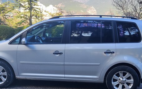 Volkswagen Touran III, 2006 год, 750 000 рублей, 9 фотография