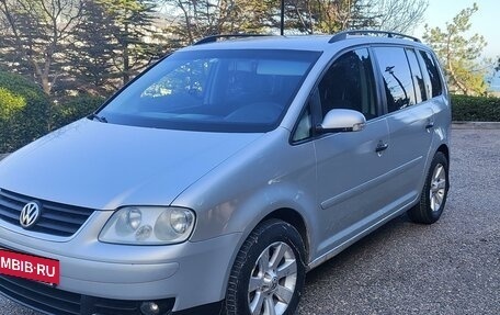 Volkswagen Touran III, 2006 год, 750 000 рублей, 3 фотография