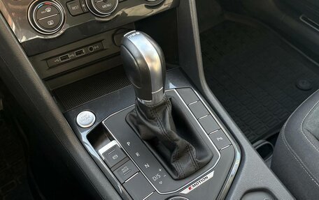 Volkswagen Tiguan II, 2019 год, 3 163 200 рублей, 18 фотография