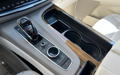 Cadillac Escalade V, 2022 год, 9 982 892 рублей, 21 фотография