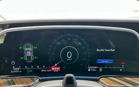 Cadillac Escalade V, 2022 год, 9 982 892 рублей, 23 фотография