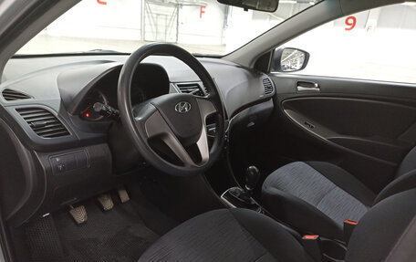 Hyundai Solaris II рестайлинг, 2016 год, 910 000 рублей, 16 фотография