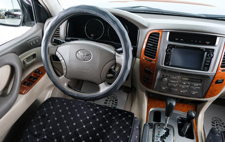 Toyota Land Cruiser 100 рестайлинг 2, 2005 год, 2 599 000 рублей, 9 фотография