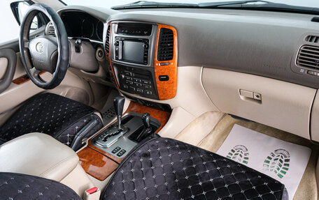 Toyota Land Cruiser 100 рестайлинг 2, 2005 год, 2 599 000 рублей, 12 фотография