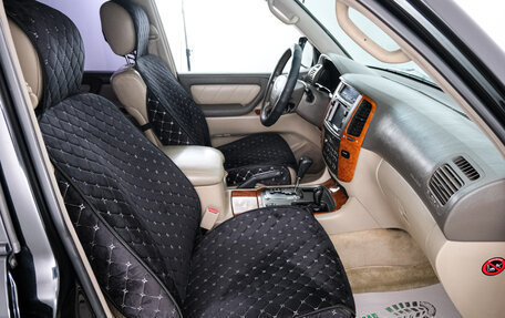 Toyota Land Cruiser 100 рестайлинг 2, 2005 год, 2 599 000 рублей, 13 фотография