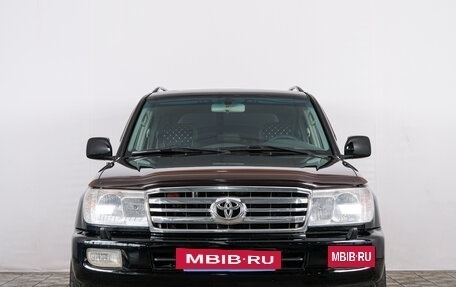 Toyota Land Cruiser 100 рестайлинг 2, 2005 год, 2 599 000 рублей, 2 фотография