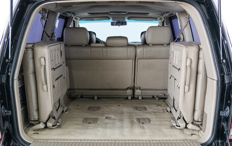 Toyota Land Cruiser 100 рестайлинг 2, 2005 год, 2 599 000 рублей, 26 фотография
