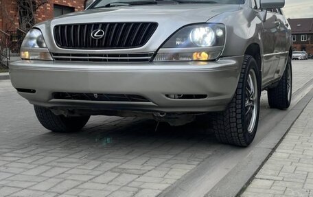 Lexus RX IV рестайлинг, 1999 год, 1 050 000 рублей, 10 фотография