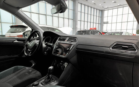 Volkswagen Tiguan II, 2020 год, 2 770 000 рублей, 13 фотография