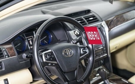 Toyota Camry, 2017 год, 2 470 000 рублей, 16 фотография