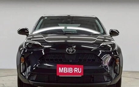 Toyota Yaris Cross, 2021 год, 1 880 000 рублей, 2 фотография