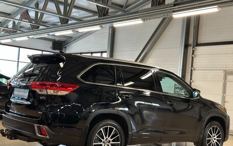 Toyota Highlander III, 2019 год, 3 499 000 рублей, 4 фотография