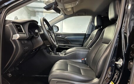 Toyota Highlander III, 2019 год, 3 499 000 рублей, 24 фотография