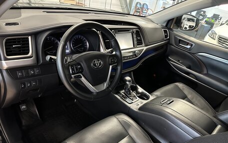 Toyota Highlander III, 2019 год, 3 499 000 рублей, 20 фотография