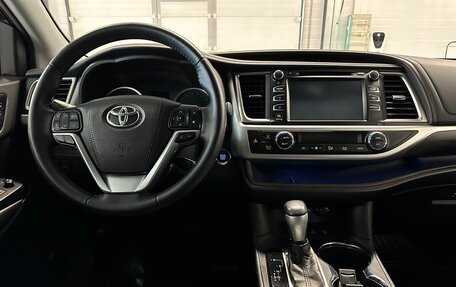 Toyota Highlander III, 2019 год, 3 499 000 рублей, 22 фотография