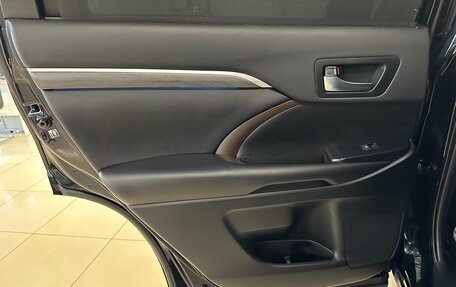 Toyota Highlander III, 2019 год, 3 499 000 рублей, 28 фотография