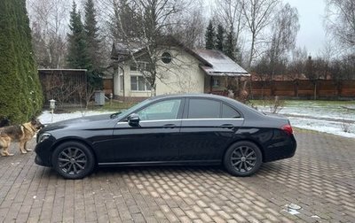 Mercedes-Benz E-Класс, 2018 год, 2 250 000 рублей, 1 фотография