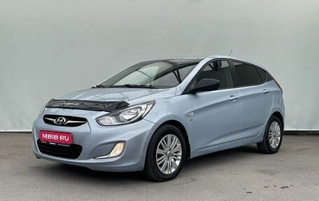 Hyundai Solaris II рестайлинг, 2011 год, 840 000 рублей, 1 фотография