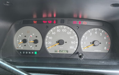 Toyota Regius, 2001 год, 1 400 000 рублей, 1 фотография