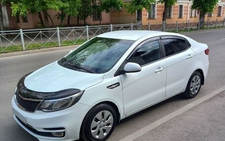 KIA Rio III рестайлинг, 2017 год, 880 000 рублей, 1 фотография
