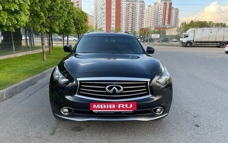 Infiniti QX70, 2016 год, 3 999 999 рублей, 10 фотография