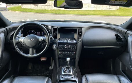 Infiniti QX70, 2016 год, 3 999 999 рублей, 20 фотография