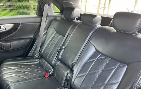 Infiniti QX70, 2016 год, 3 999 999 рублей, 24 фотография