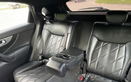 Infiniti QX70, 2016 год, 3 999 999 рублей, 30 фотография