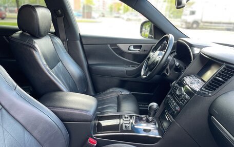 Infiniti QX70, 2016 год, 3 999 999 рублей, 19 фотография