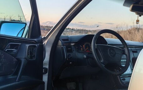 Mercedes-Benz E-Класс, 1996 год, 440 000 рублей, 14 фотография