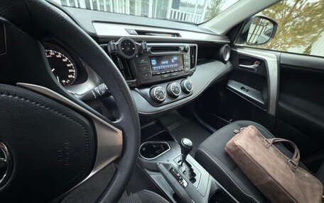 Toyota RAV4, 2016 год, 2 100 000 рублей, 14 фотография