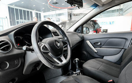Renault Logan II, 2019 год, 898 000 рублей, 16 фотография