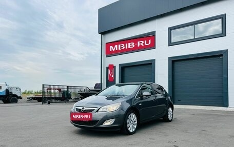 Opel Astra J, 2011 год, 699 999 рублей, 2 фотография