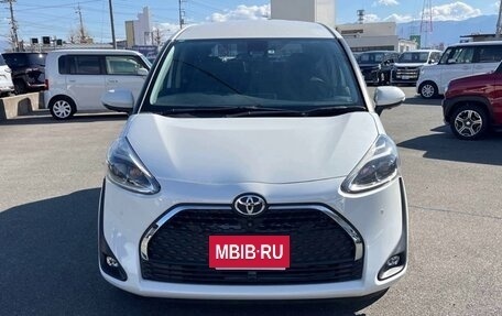 Toyota Sienta II, 2022 год, 1 220 000 рублей, 2 фотография