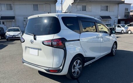 Toyota Sienta II, 2022 год, 1 220 000 рублей, 5 фотография