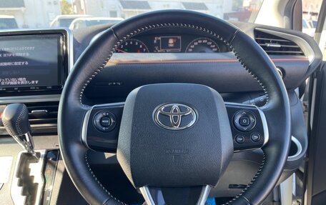 Toyota Sienta II, 2022 год, 1 220 000 рублей, 15 фотография