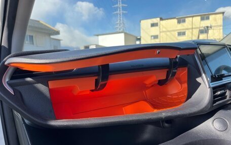 Toyota Sienta II, 2022 год, 1 220 000 рублей, 38 фотография