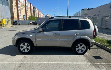 Chevrolet Niva I рестайлинг, 2017 год, 735 000 рублей, 2 фотография