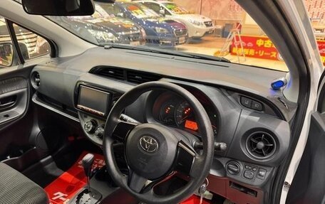 Toyota Vitz, 2020 год, 1 250 000 рублей, 3 фотография
