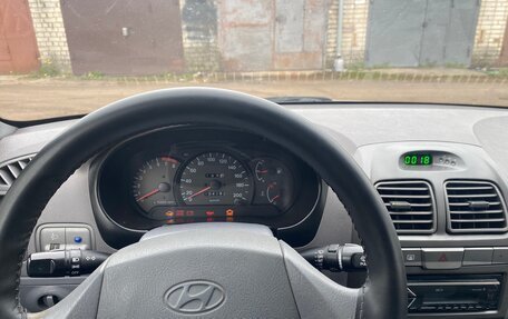 Hyundai Accent II, 2011 год, 650 000 рублей, 11 фотография