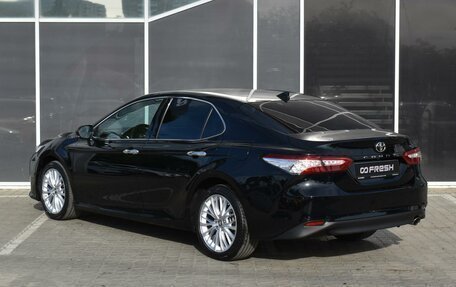 Toyota Camry, 2019 год, 3 380 000 рублей, 2 фотография