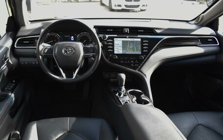Toyota Camry, 2019 год, 3 380 000 рублей, 6 фотография